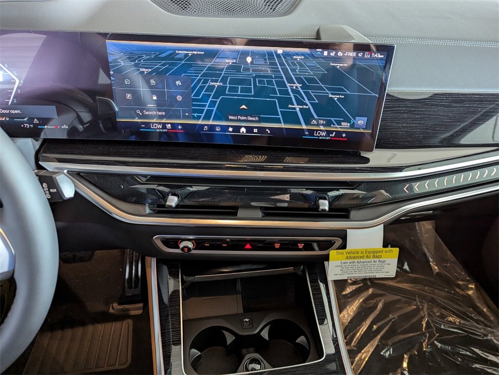 New 2025 BMW i7 M70 image 16