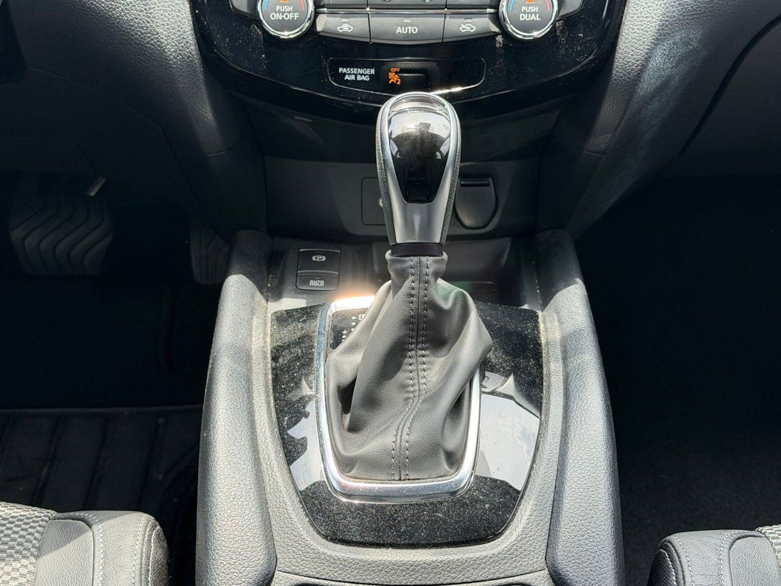 Used 2021 Nissan Rogue Sport SV w/ Technology Package FWD image 16