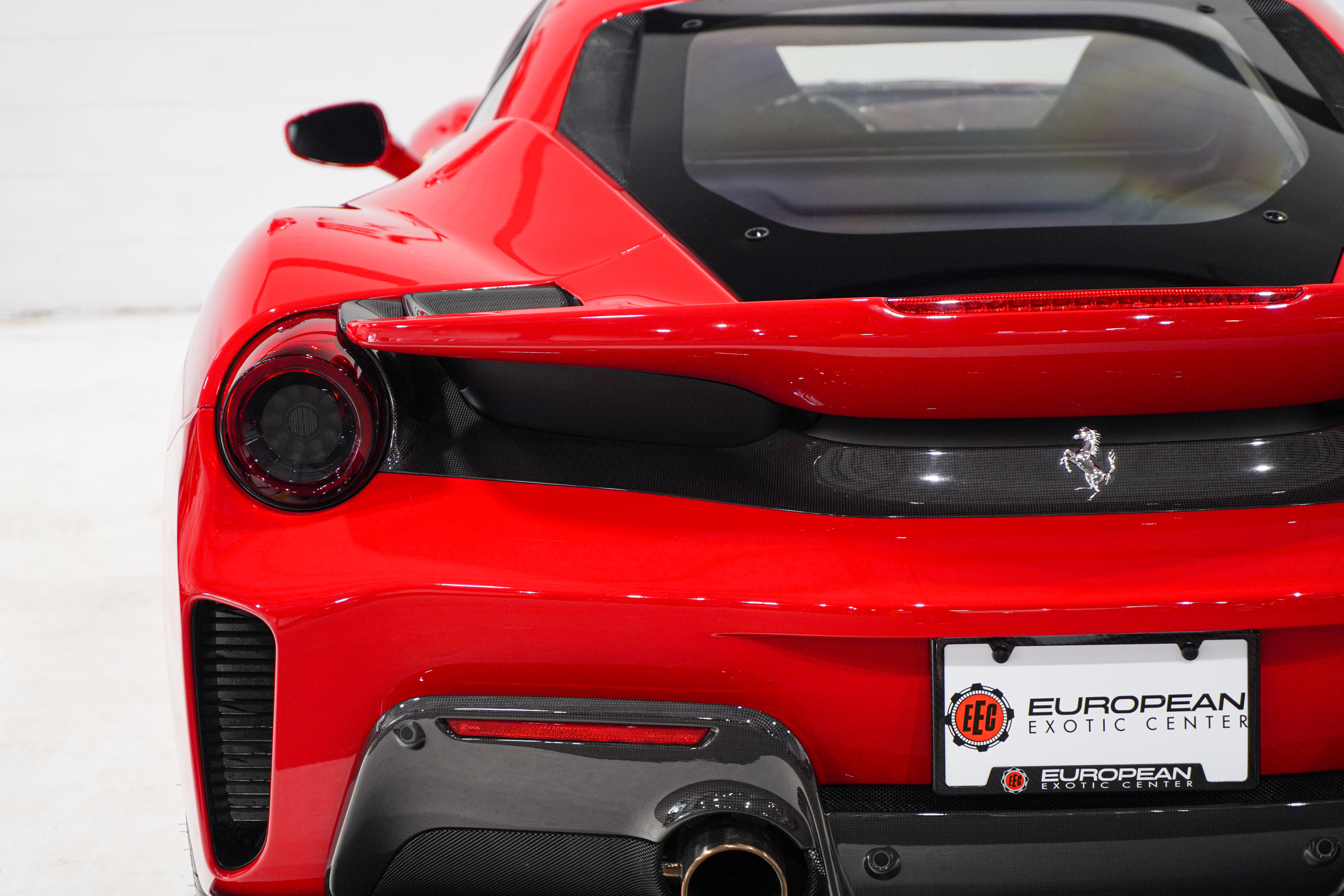 Used 2020 Ferrari 488 Pista Coupe RWD image 37