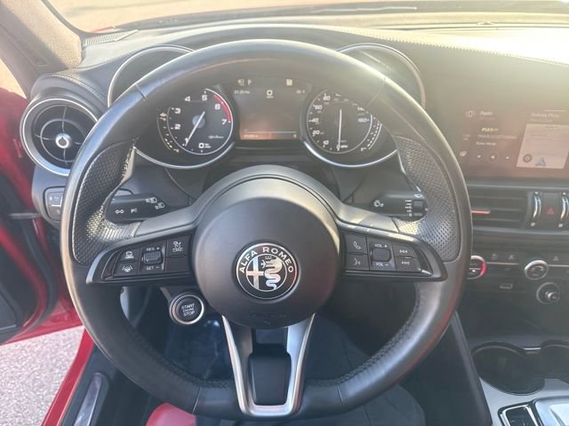 Used 2022 Alfa Romeo Giulia Veloce image 11