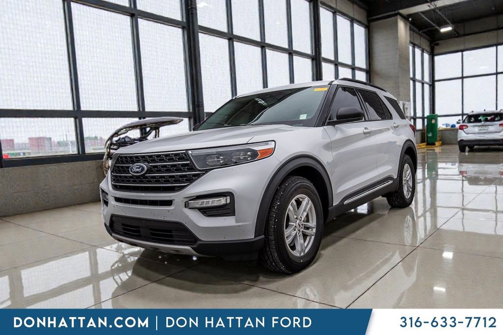 Used 2020 Ford Explorer XLT w/ Equipment Group 202A AWD/4WD image 27