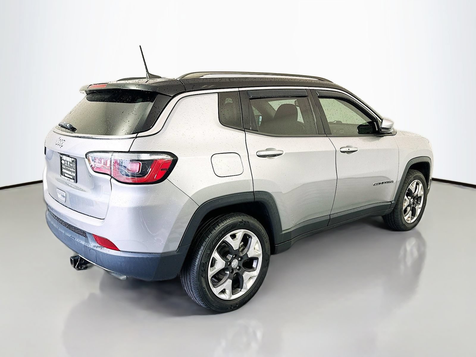 Used 2018 Jeep Compass Limited AWD/4WD image 7