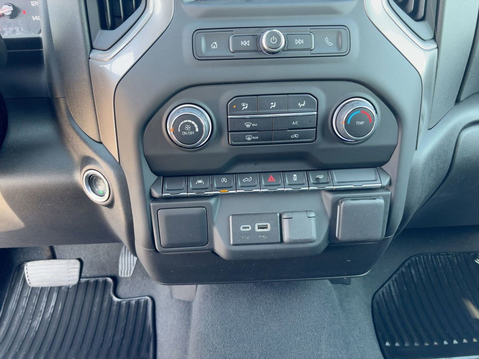 Used 2025 Chevrolet Silverado 1500 Custom image 17