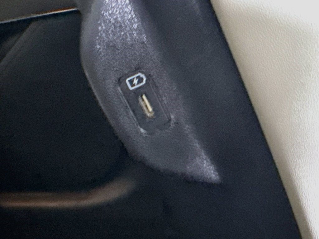 Used 2023 Kia Niro EX FWD image 40