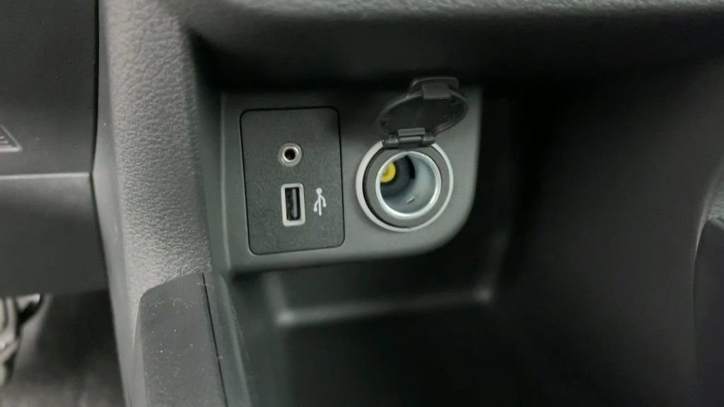 New 2025 Nissan Kicks Play S FWD image 17