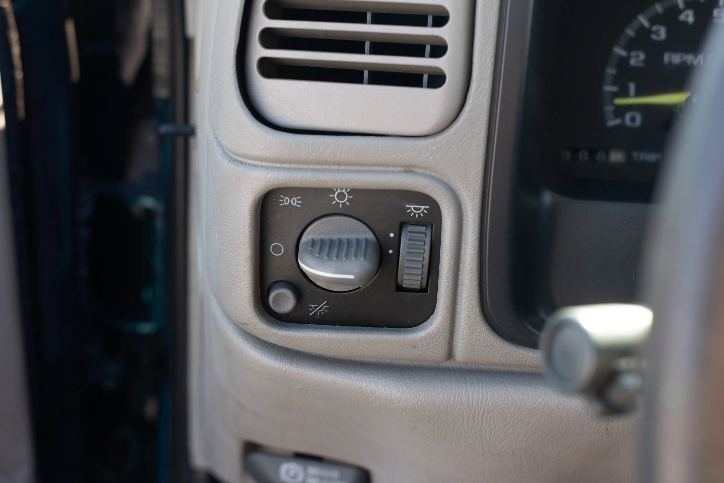 Used 1997 Chevrolet Silverado 1500 2WD Extended Cab image 21