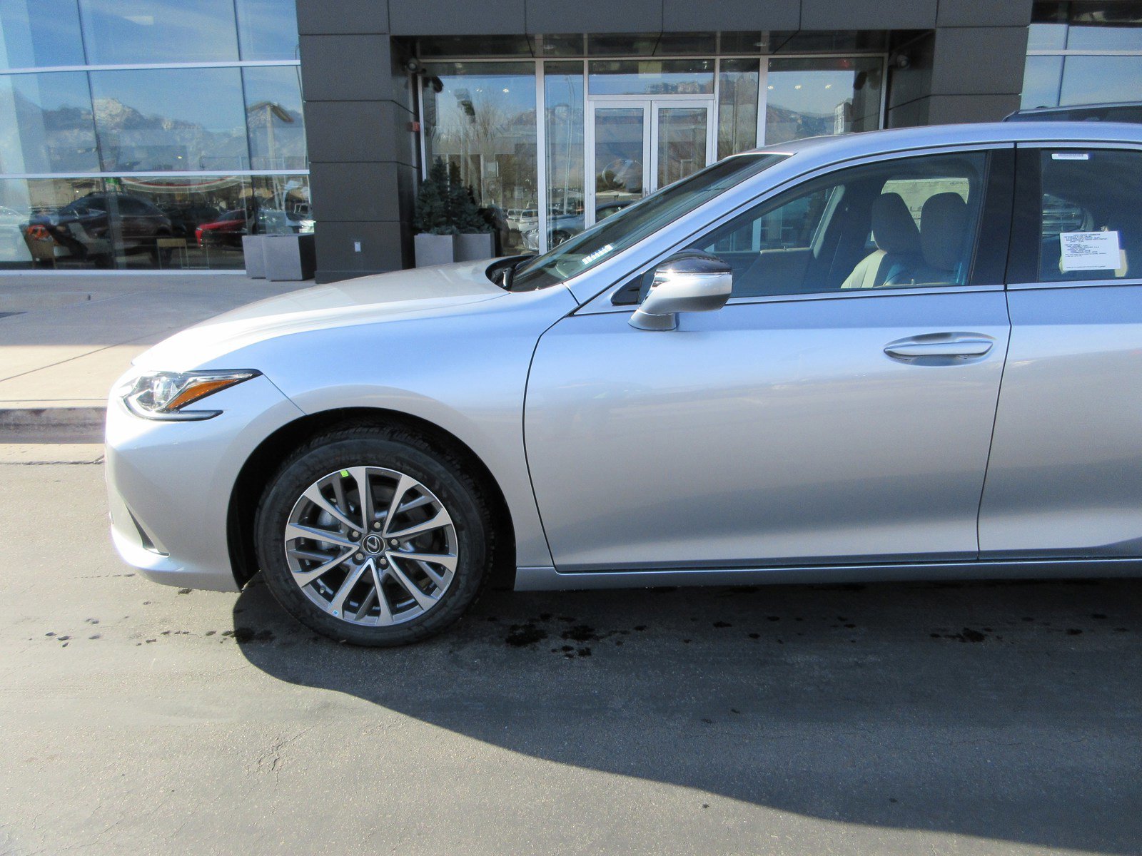 New 2025 Lexus ES 350 image 2