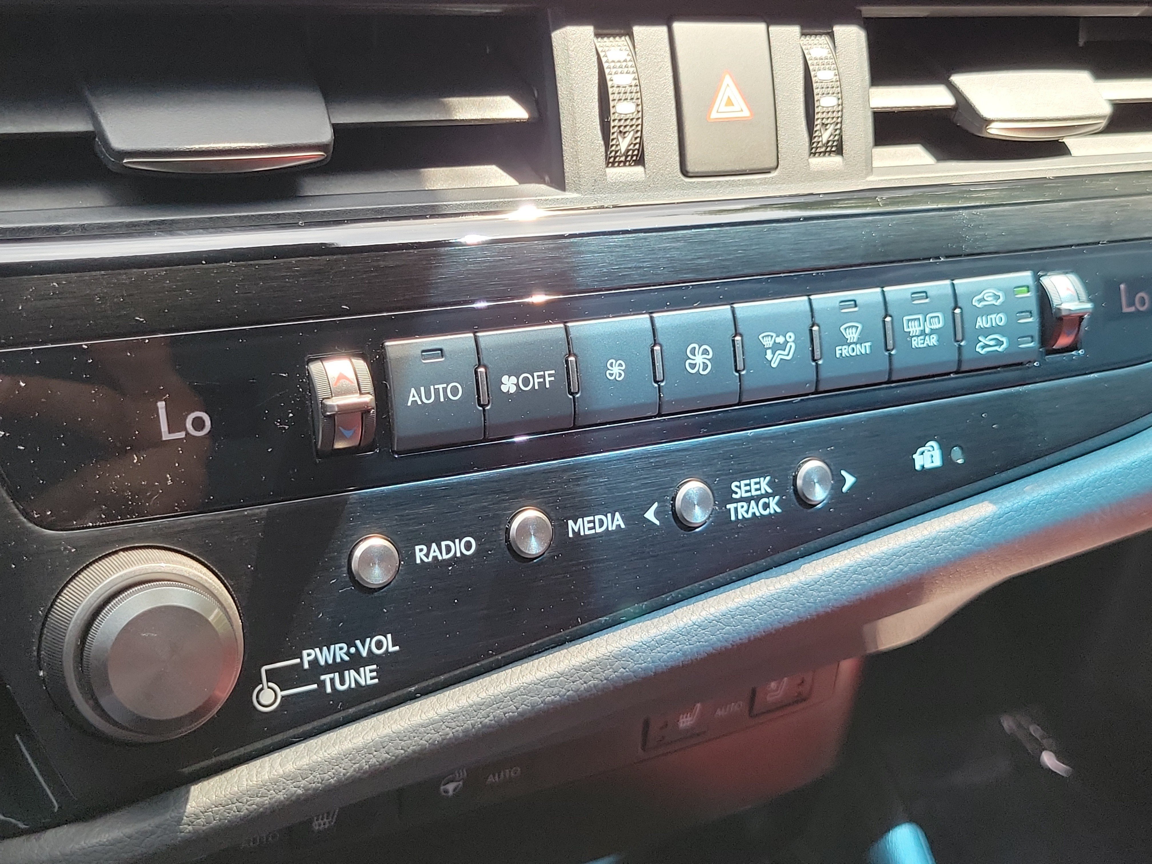 Certified 2024 Lexus ES 350 F Sport w/ Accessory Package (Z2) FWD image 28