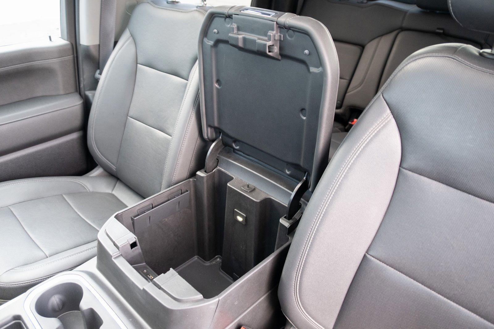 Used 2021 GMC Sierra 3500 SLT w/ SLT Premium Package image 9