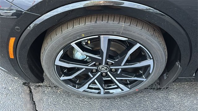 New 2026 Toyota Prius Plug-In Hybrid w/ Limited Premium Package image 34