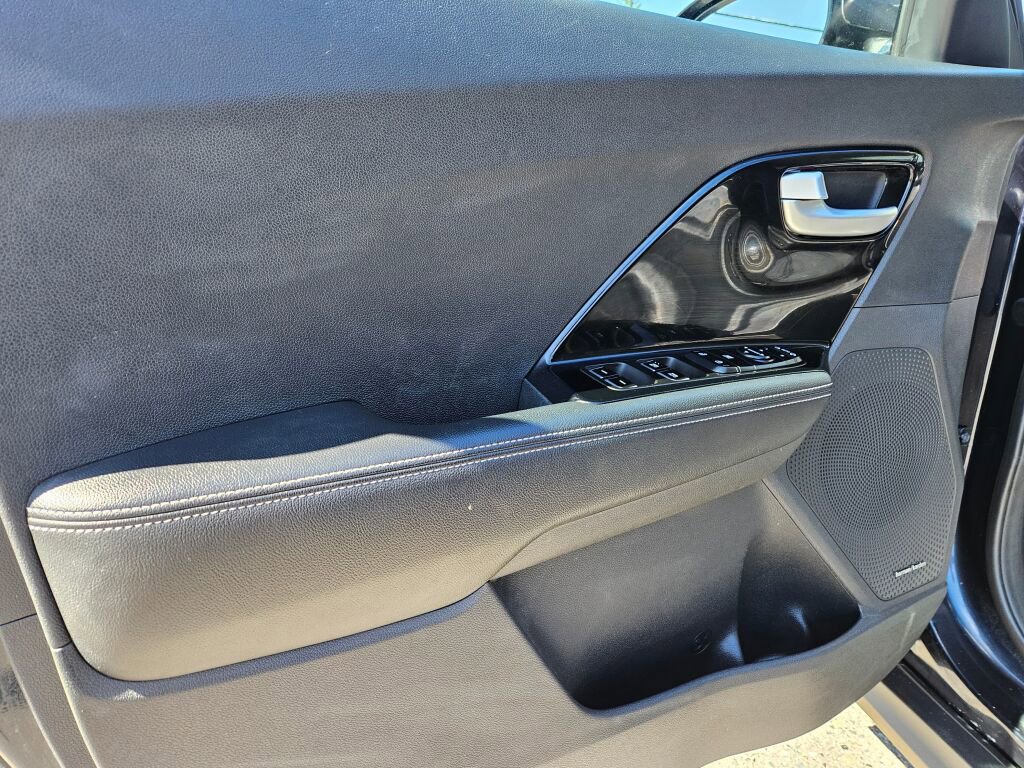 Used 2022 Kia Niro EX w/ Cold Weather Package image 24
