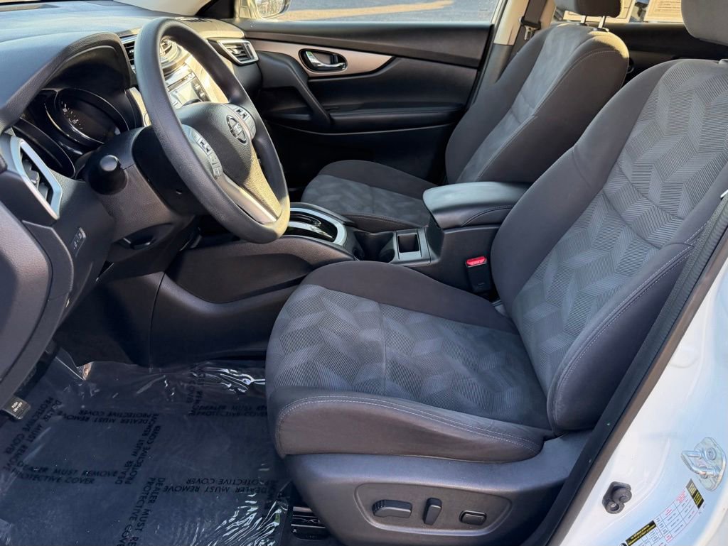 Used 2016 Nissan Rogue SV image 15