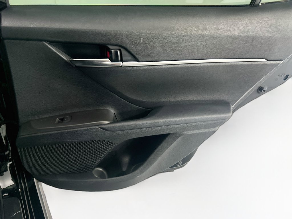 Used 2021 Toyota Camry SE w/ Carpet Mat Package (TMS) FWD image 25