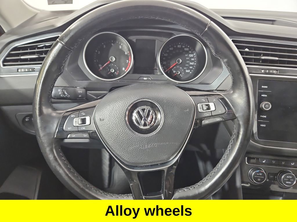 Used 2018 Volkswagen Tiguan SE FWD image 14