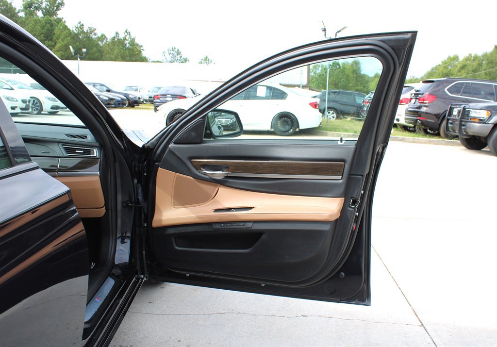Used 2012 BMW 750Li xDrive AWD/4WD image 27