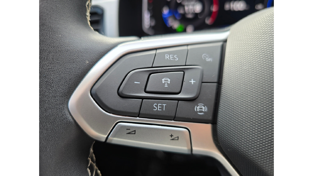 Used 2023 Volkswagen Atlas SE AWD/4WD image 54