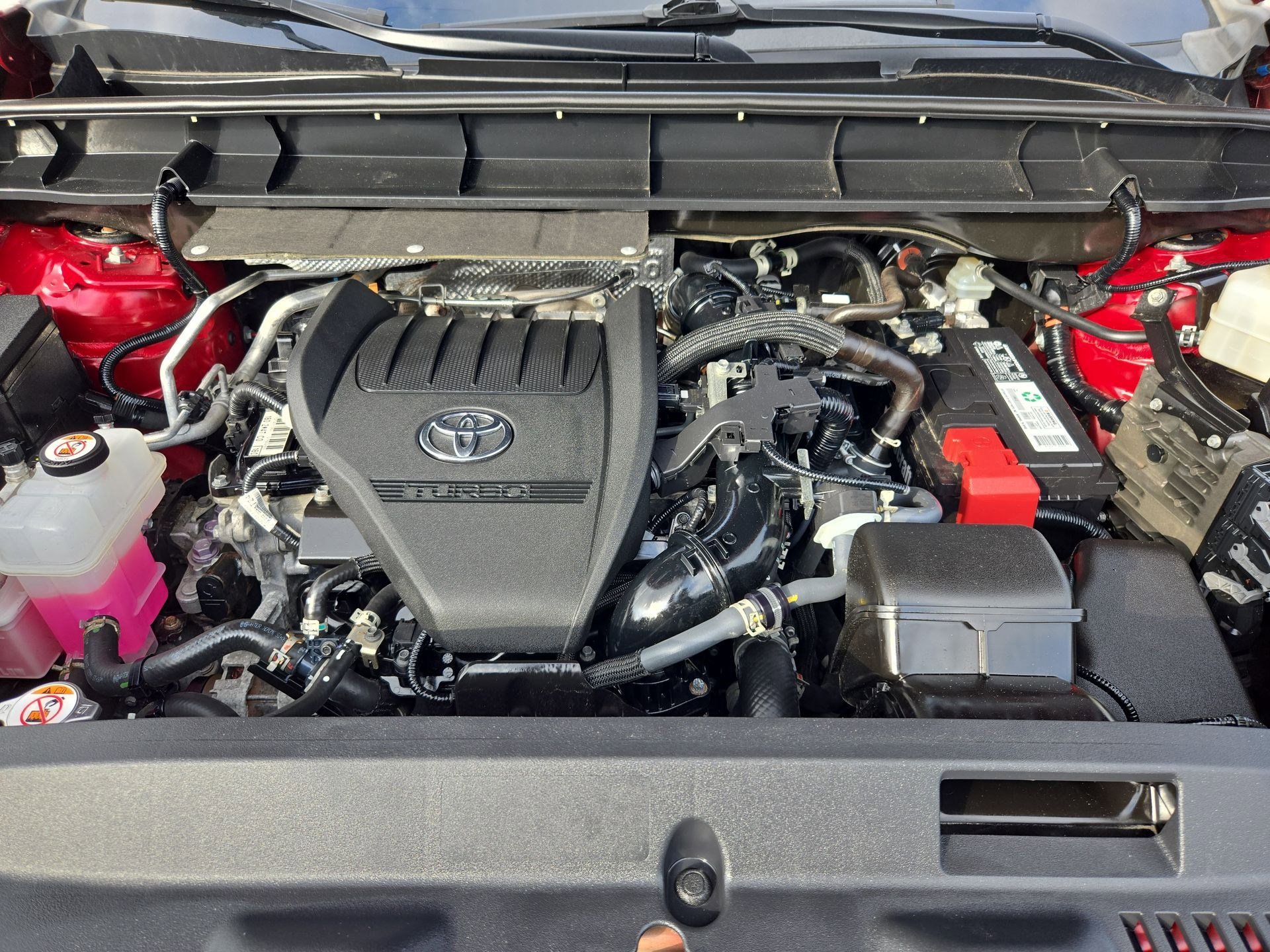 Used 2023 Toyota Highlander LE FWD image 33