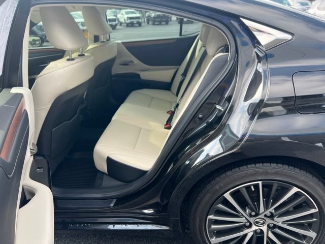 Used 2025 Lexus ES 350 w/ Premium Package FWD image 32