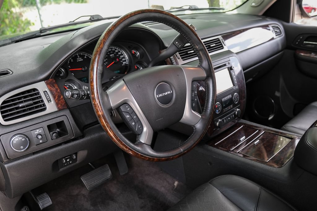 Used 2013 GMC Yukon XL Denali AWD/4WD image 26