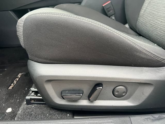 Used 2023 Nissan Rogue SV image 10