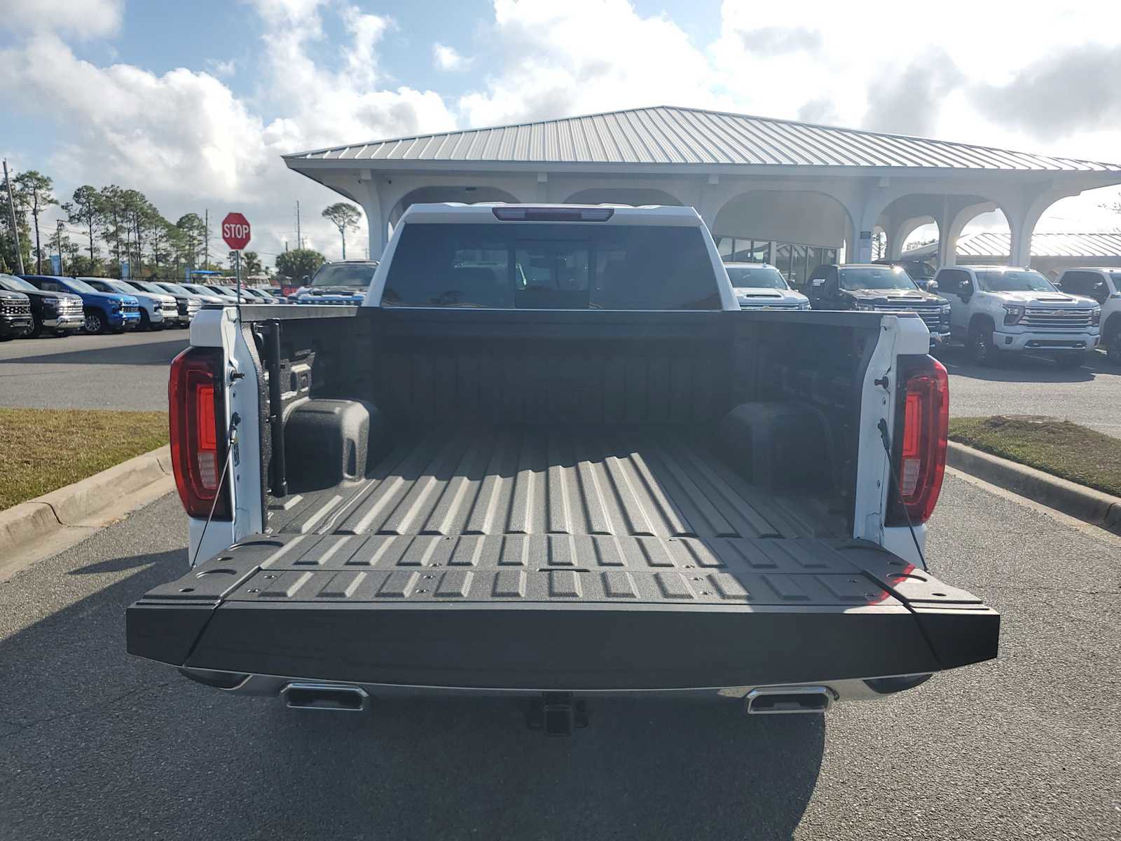 Certified 2021 GMC Sierra 1500 SLT w/ SLT Premium Package image 5