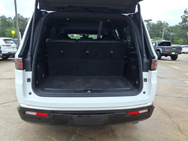 Used 2024 Jeep Wagoneer Series III AWD/4WD image 20
