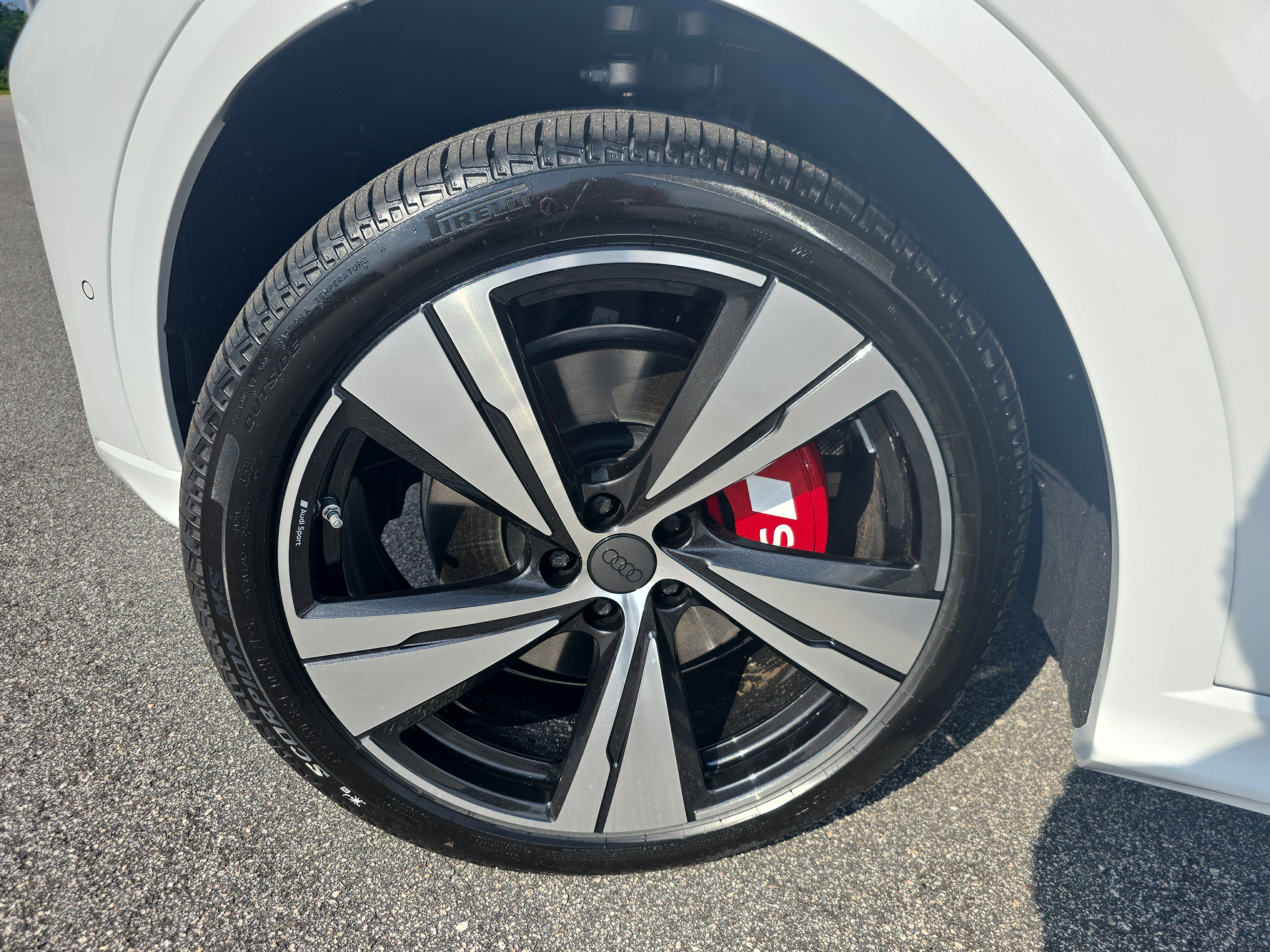 New 2026 Audi SQ5 Prestige AWD/4WD image 32