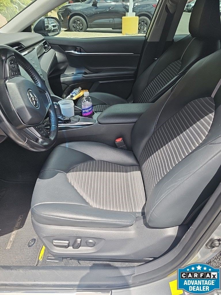 Used 2020 Toyota Camry SE w/ Audio Package FWD image 12
