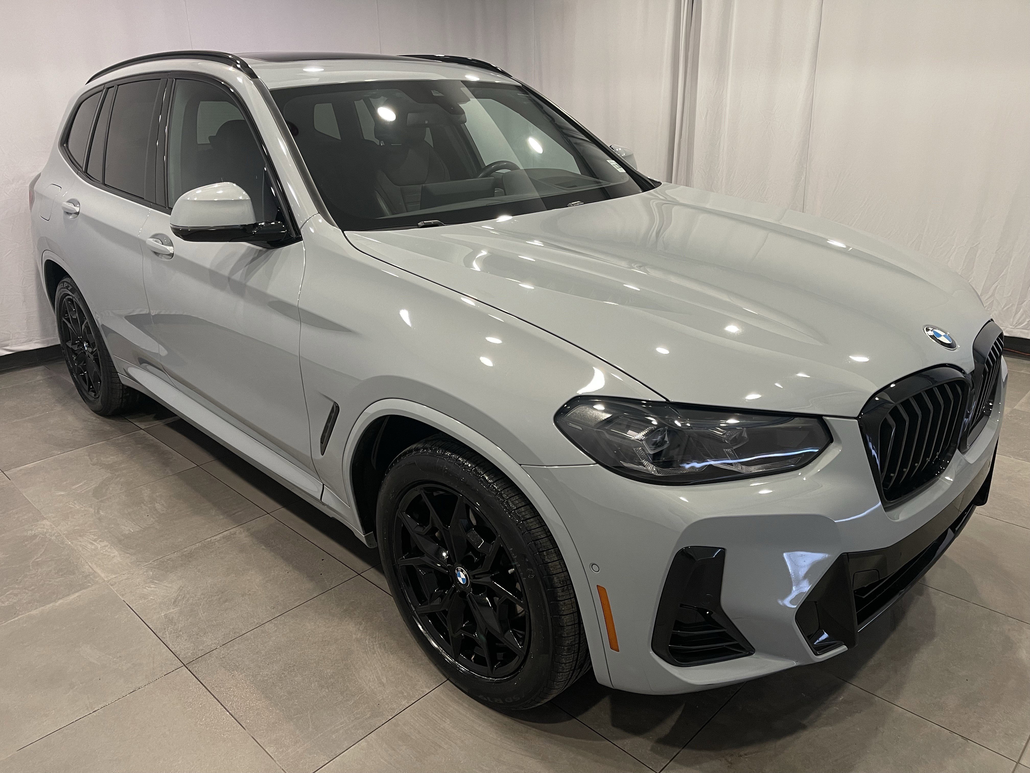 Used 2024 BMW X3 xDrive30i w/ Premium Package image 3