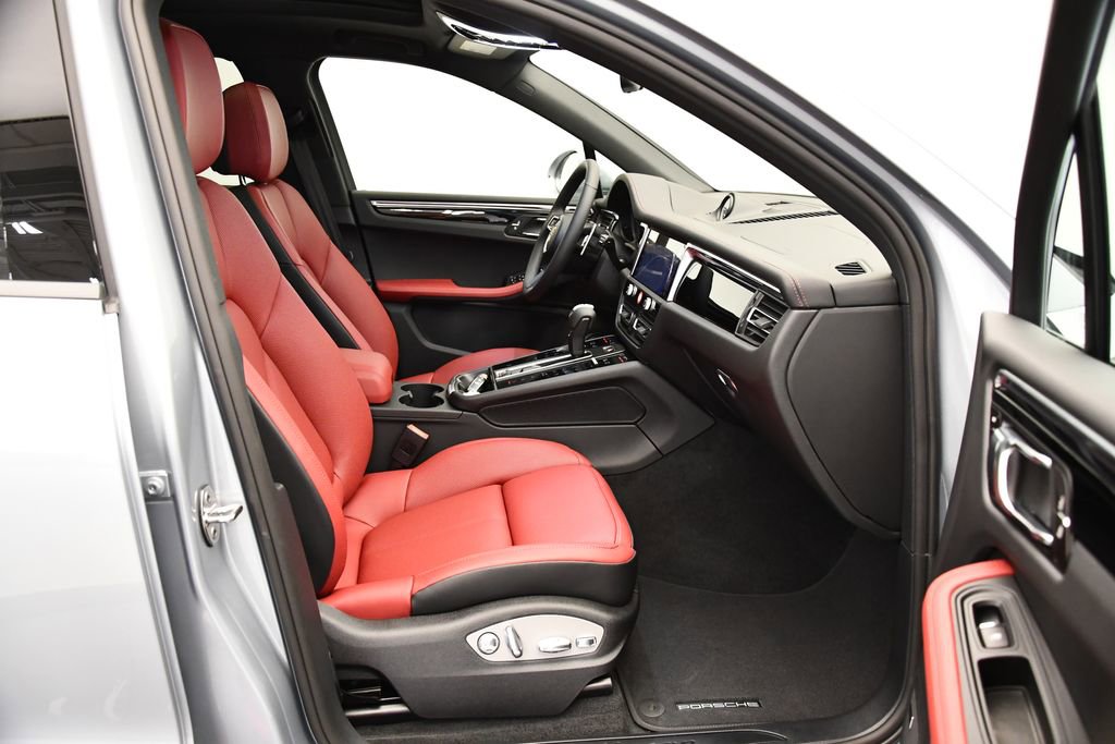 Used 2025 Porsche Macan Turbo image 51