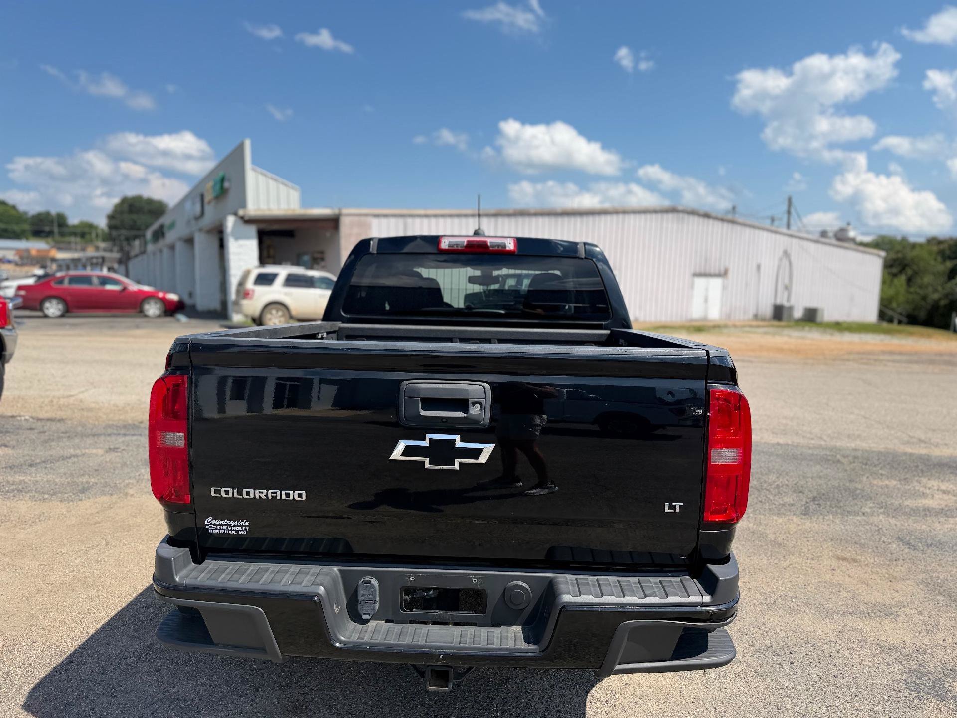 Used 2016 Chevrolet Colorado LT w/ Midnight Edition AWD/4WD image 4