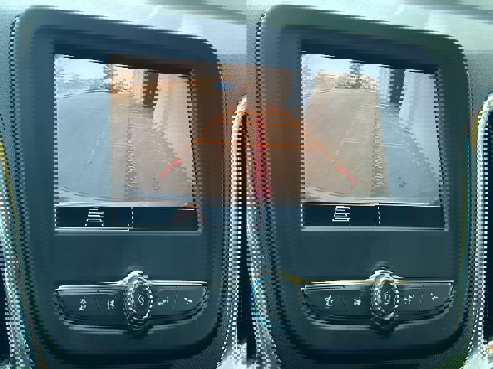 Used 2023 Chevrolet Equinox LS w/ LS Convenience Package image 19