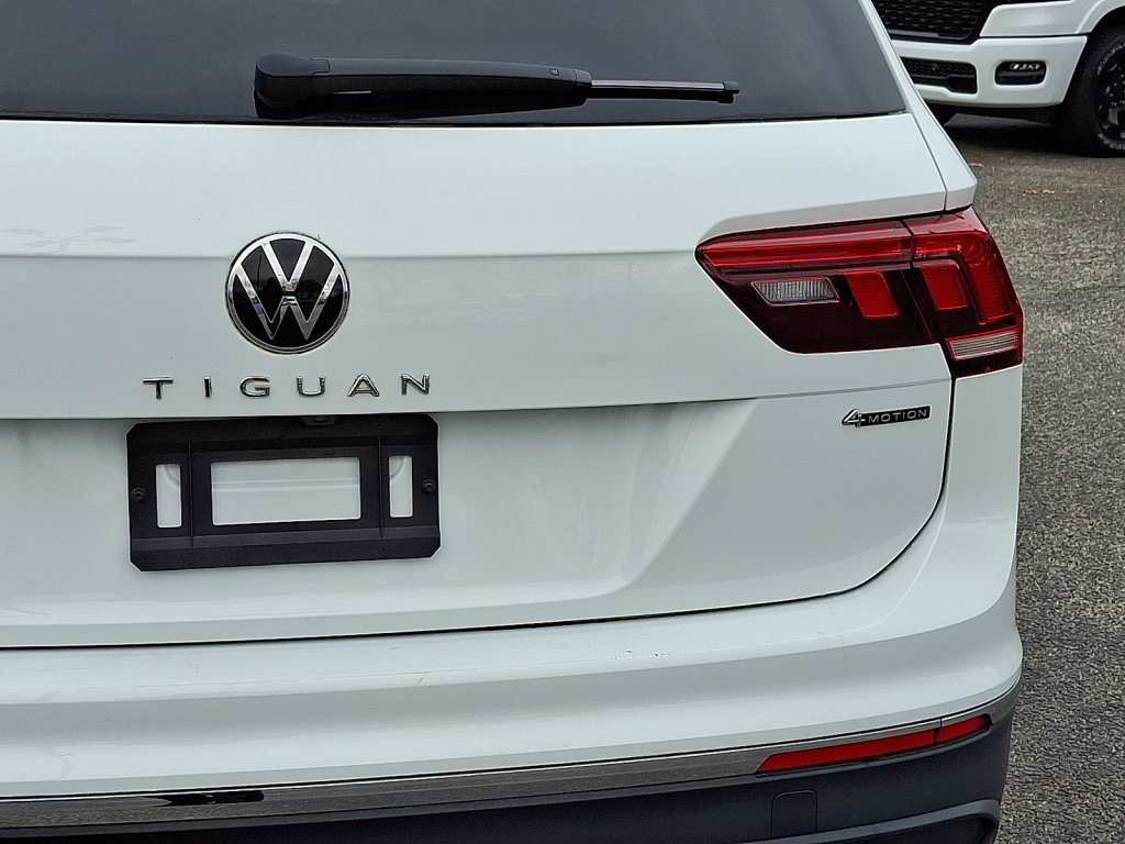 Used 2022 Volkswagen Tiguan SE w/ Panoramic Sunroof Package image 15