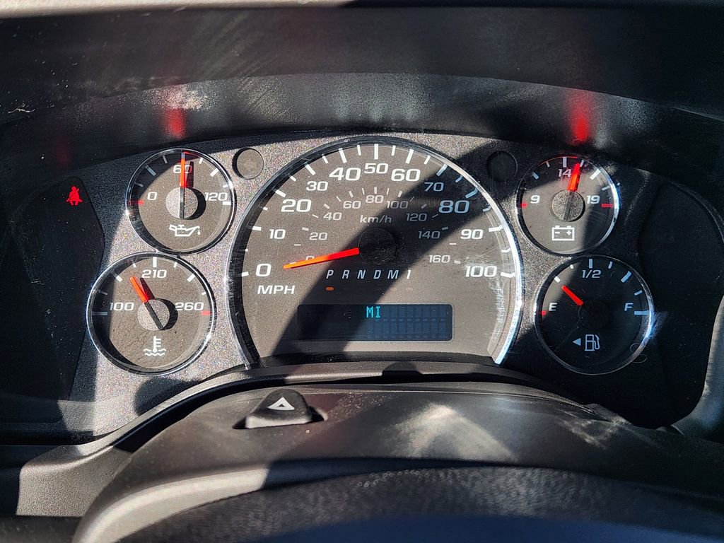 Used 2024 GMC Savana 2500 w/ Driver Convenience Package image 15