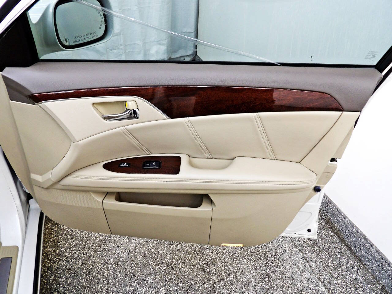 Used 2009 Toyota Avalon Limited FWD image 11