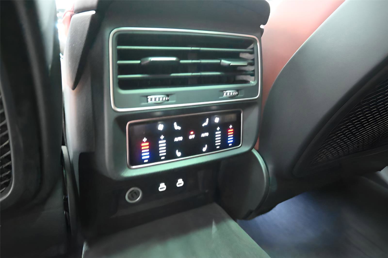 Used 2022 Audi SQ8 Premium Plus AWD/4WD image 36