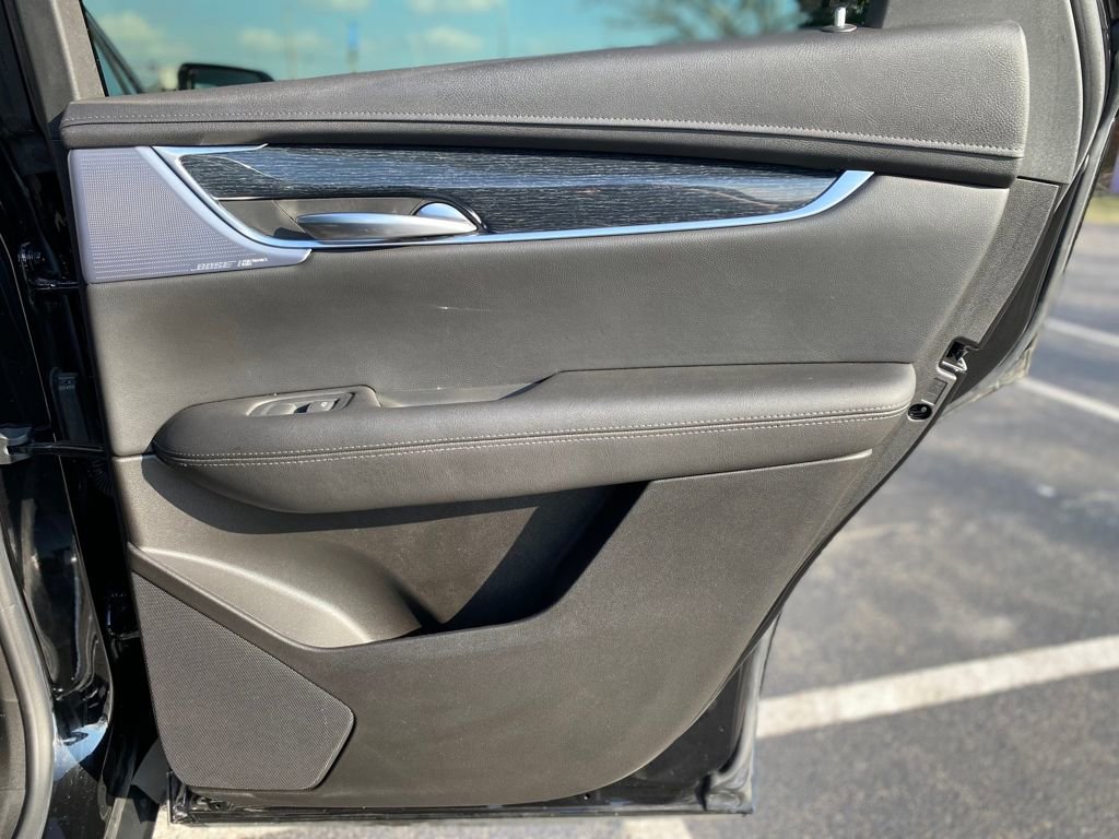 Used 2025 Cadillac XT5 Premium Luxury image 13