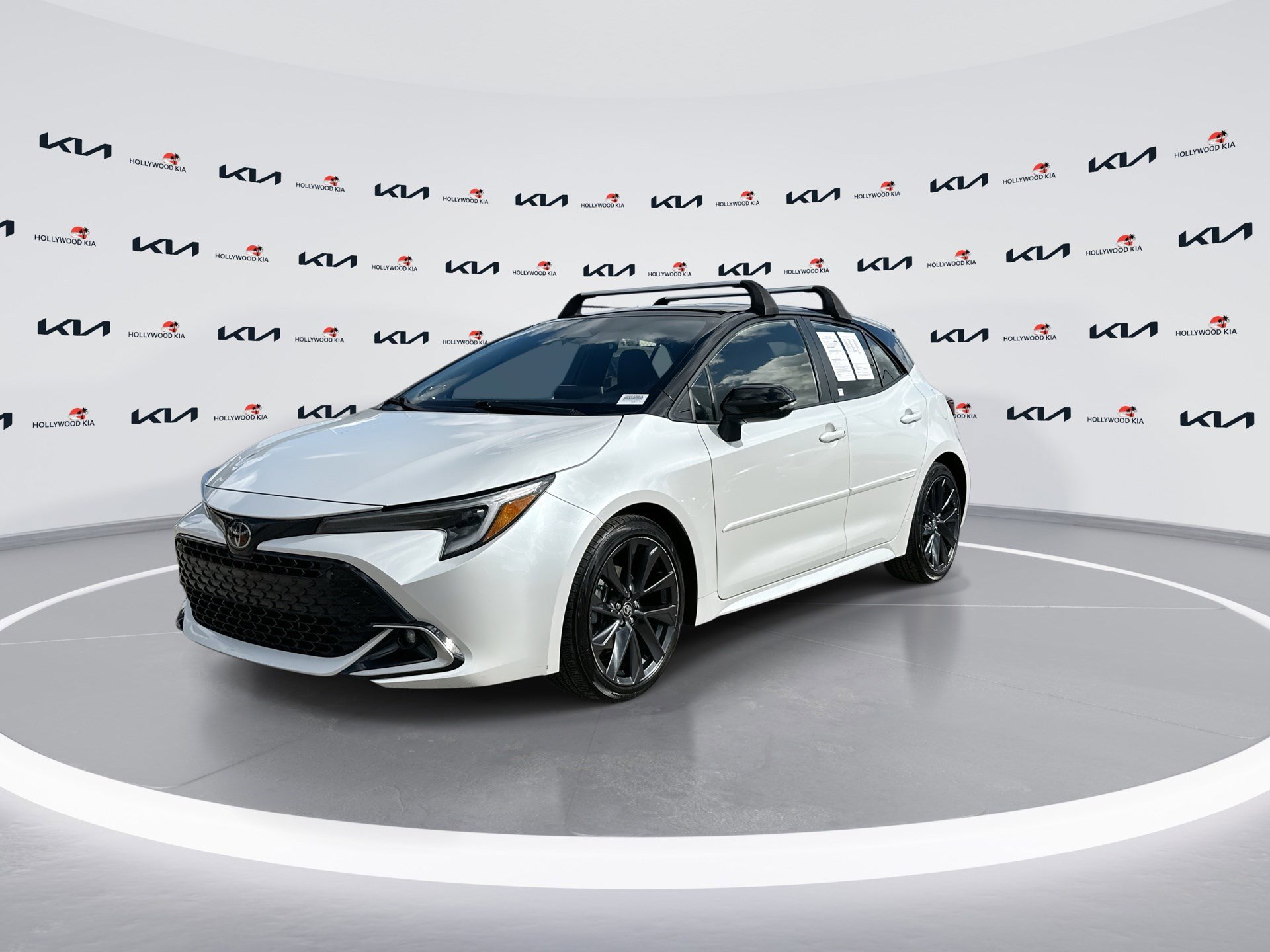 Used 2023 Toyota Corolla XSE image 4