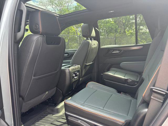 Used 2025 GMC Yukon AT4 w/ AT4 Premium Plus Package AWD/4WD image 13