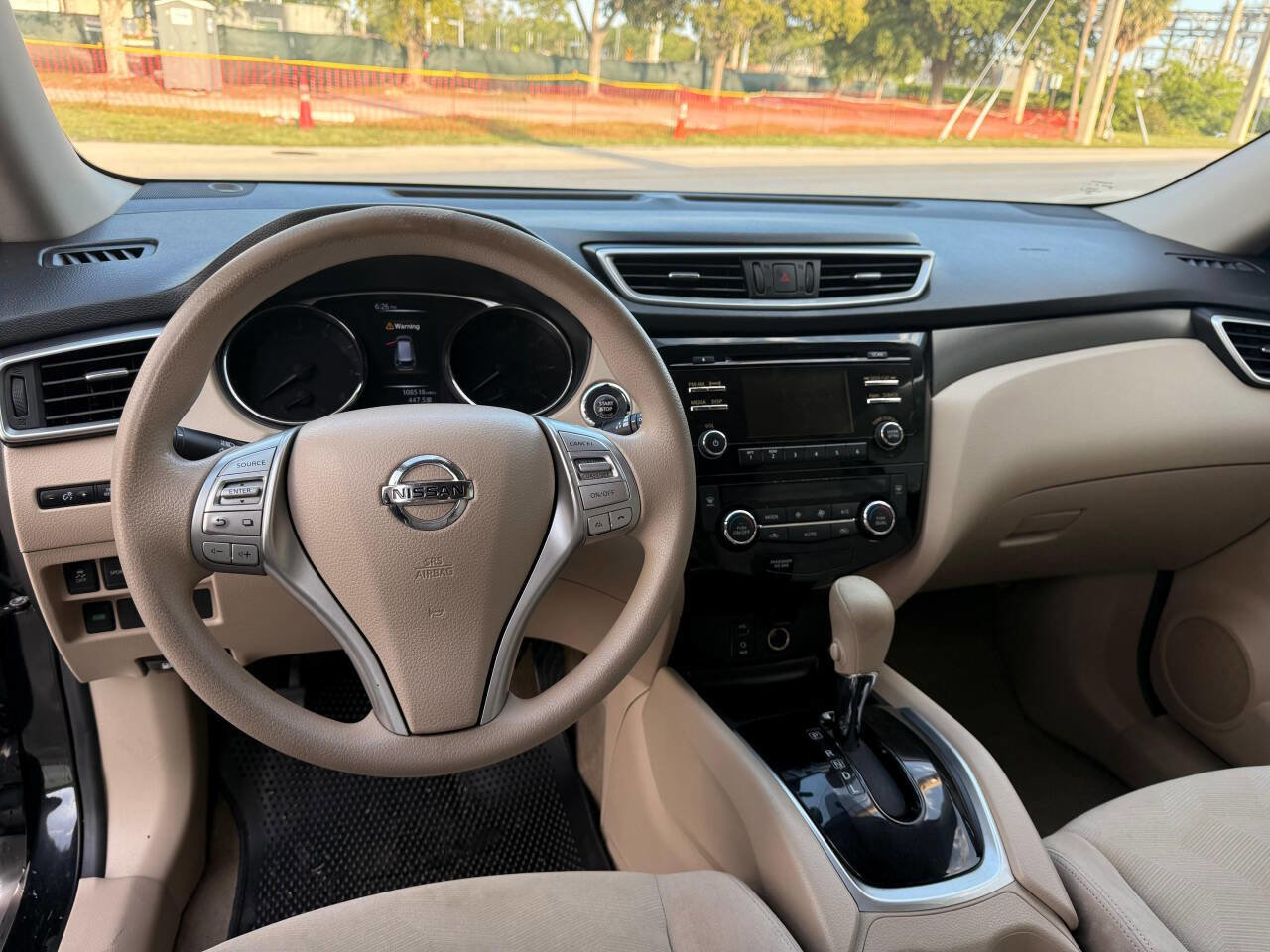 Used 2015 Nissan Rogue SV FWD image 19