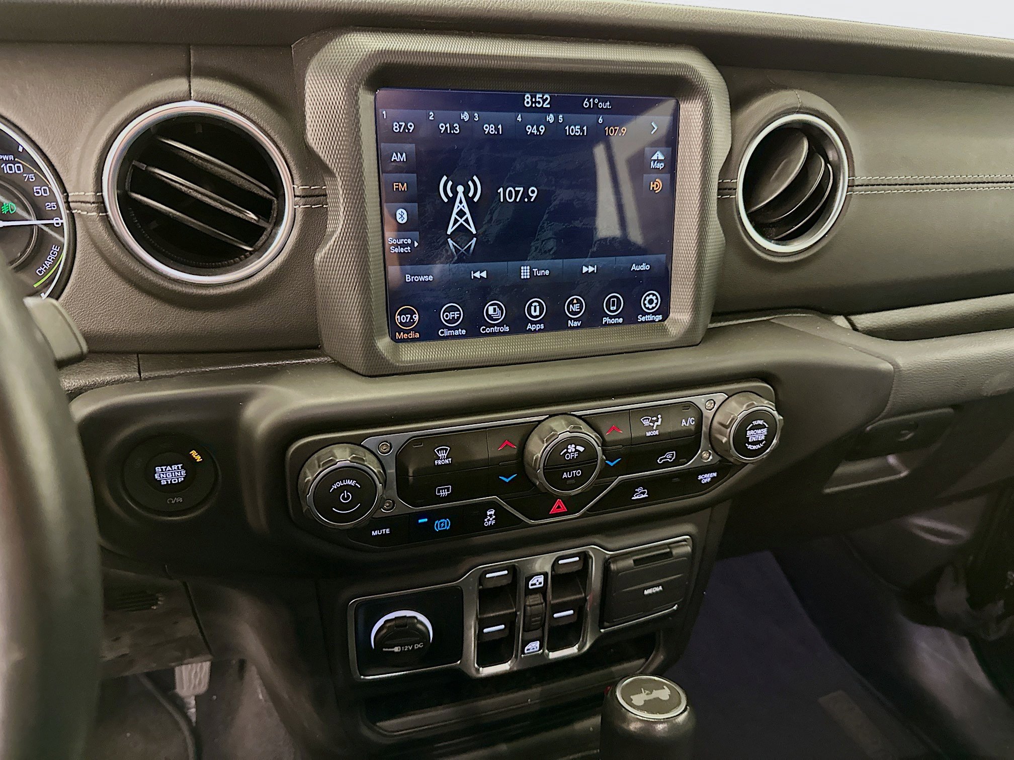 Used 2021 Jeep Wrangler Sahara image 26