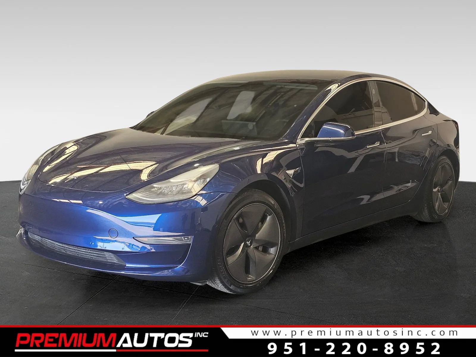 Used 2020 Tesla Model 3 Standard Range Plus image 1
