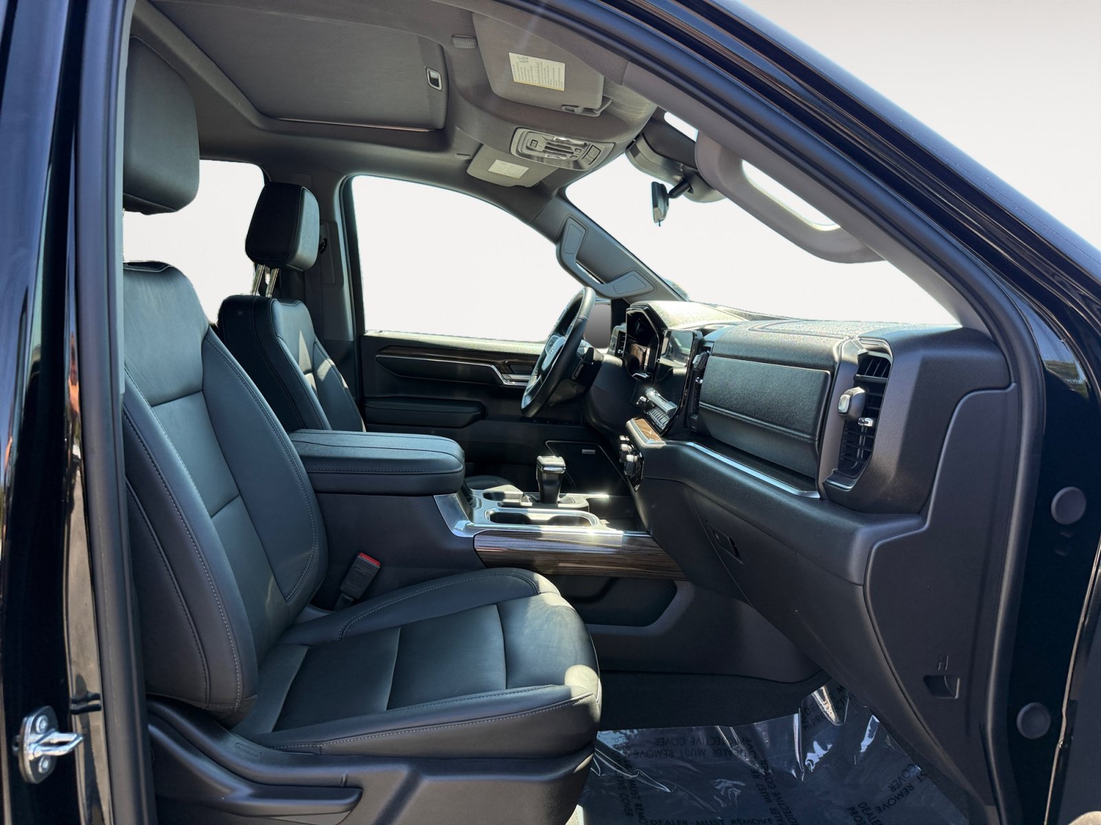 Used 2024 Chevrolet Silverado 1500 LT Trail Boss w/ Convenience Package II AWD/4WD image 19