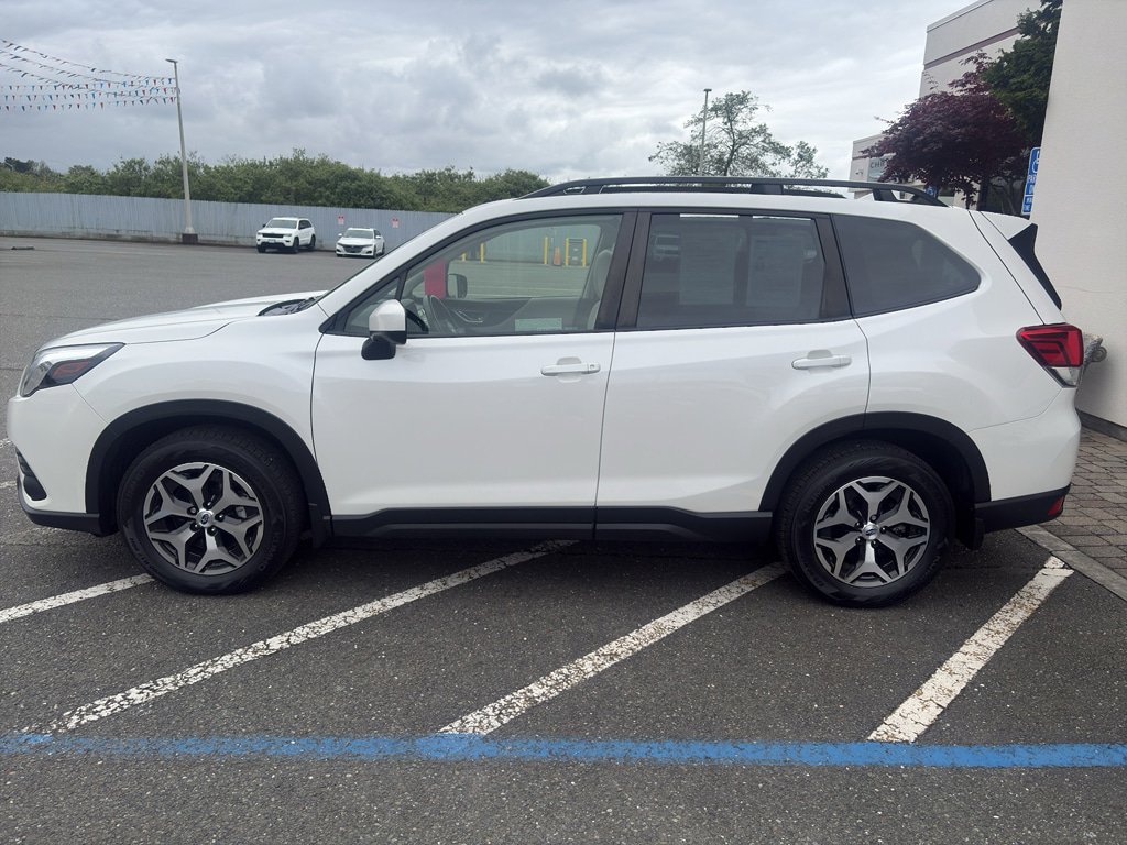 Used 2023 Subaru Forester Premium AWD/4WD image 3