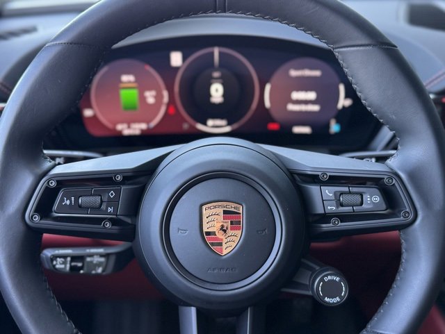 Certified 2025 Porsche Macan Electric image 19