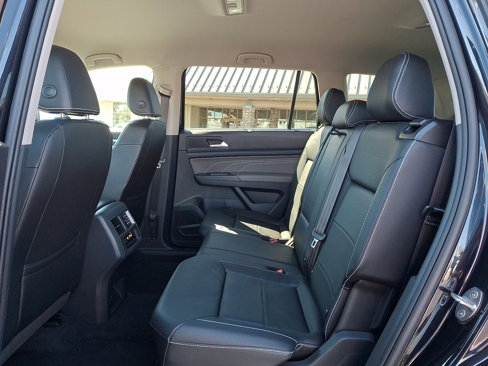 Certified 2023 Volkswagen Atlas SE image 10