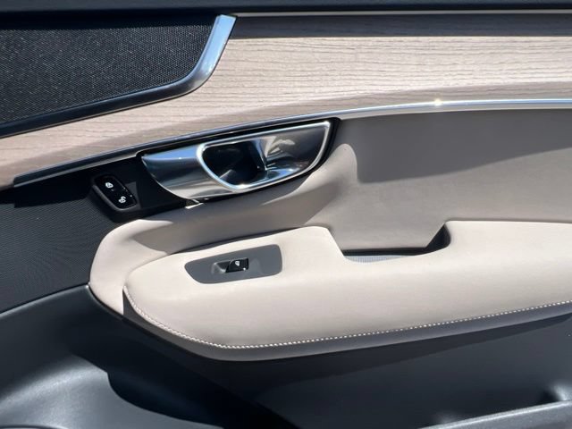 New 2026 Volvo XC90 B5 Core AWD/4WD image 36