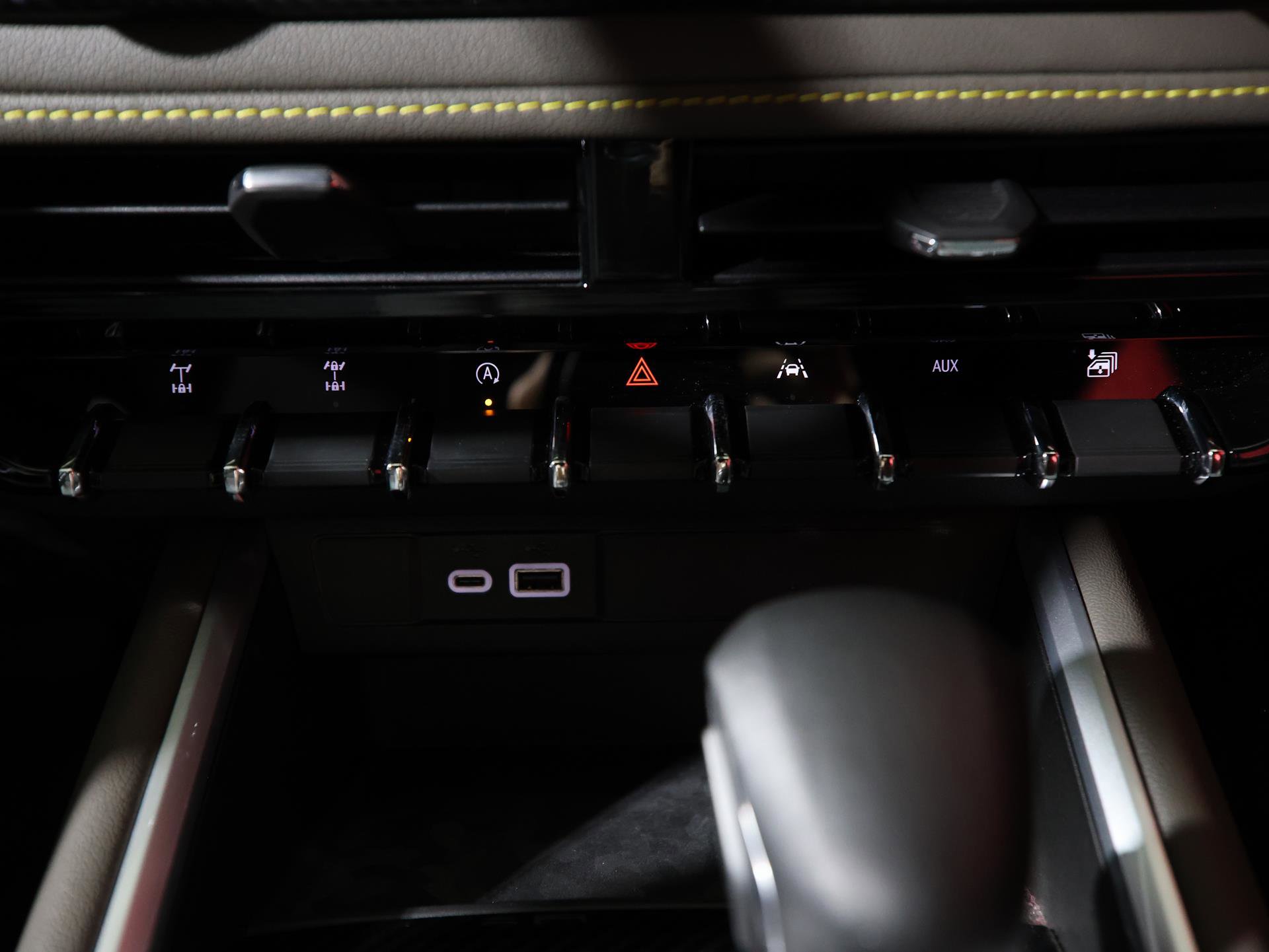 Used 2024 Chevrolet Colorado ZR2 w/ Technology Package image 25