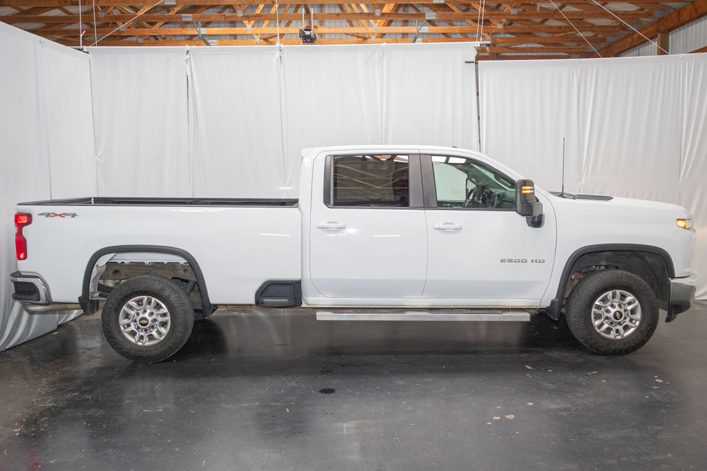 Used 2020 Chevrolet Silverado 2500 LT AWD/4WD image 5