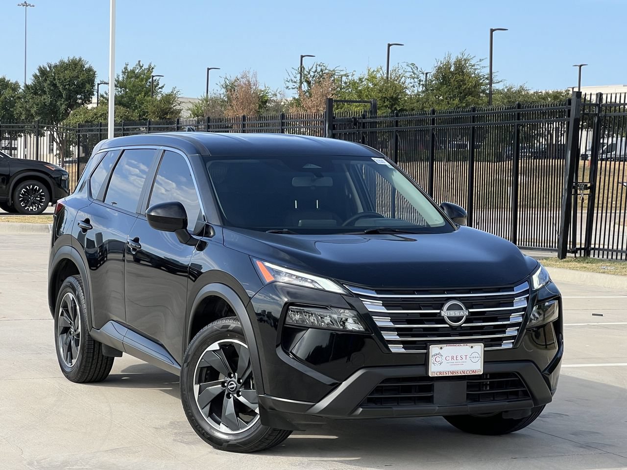 Certified 2025 Nissan Rogue SV AWD/4WD image 2